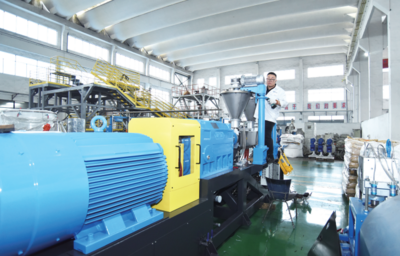 趕制訂單忙生產，機械設備研發助力產業升級